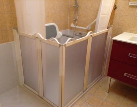 Salle de bain PMR