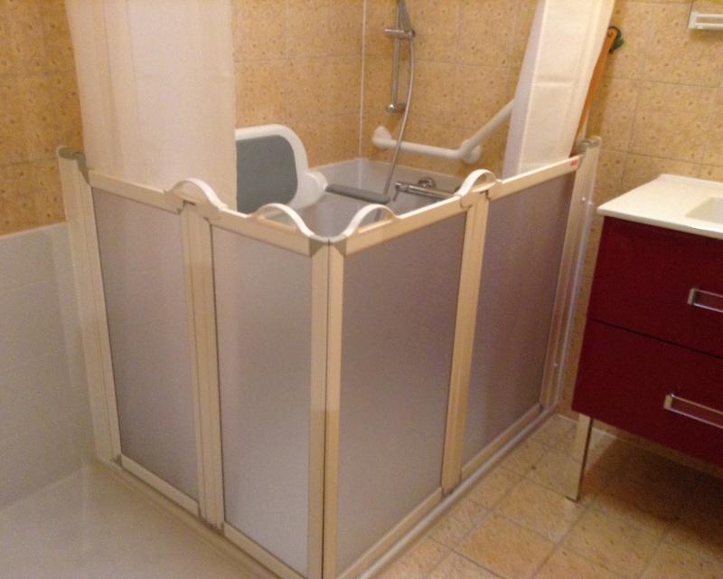 Salle de bain PMR